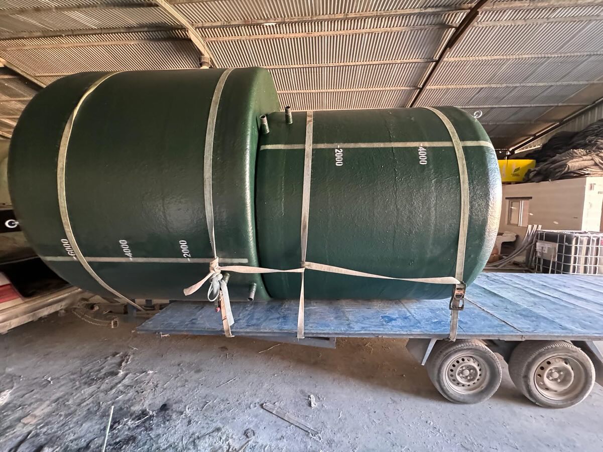 Fosa séptica de poliéster con marcado CE para tratamiento de aguas residuales en Málaga